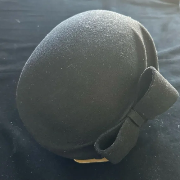 WORN ONCE - Women’s Leather Satchel & Velveteen Mary Jane Heels - Big Bows - Picture 10 of 10